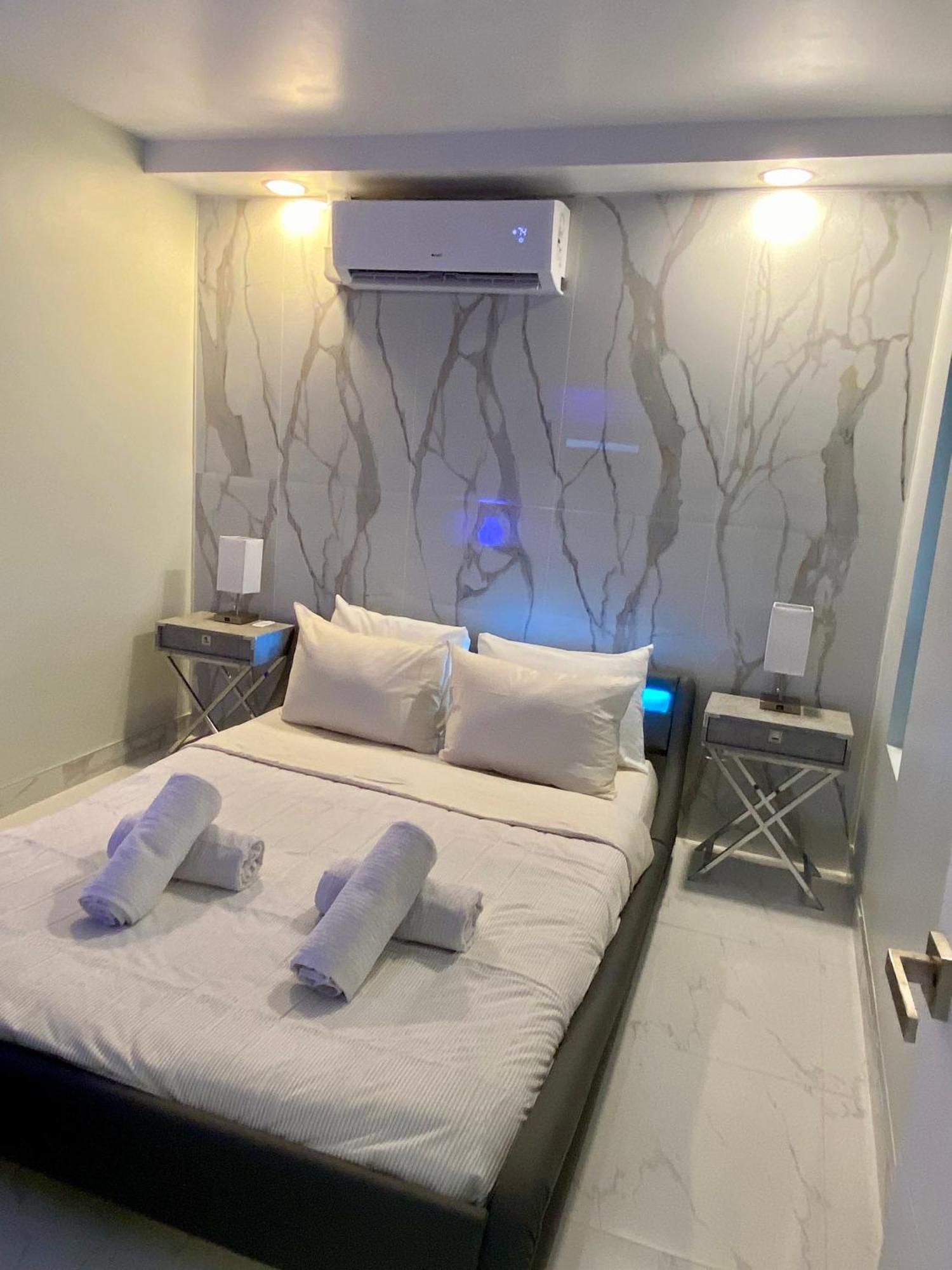 Luxurious Remodeled Direct Waterfront Apartment With Miami Skyline View And Outdoor Terrace Free Parking 5Min Drive To Miami Beach Zewnętrze zdjęcie