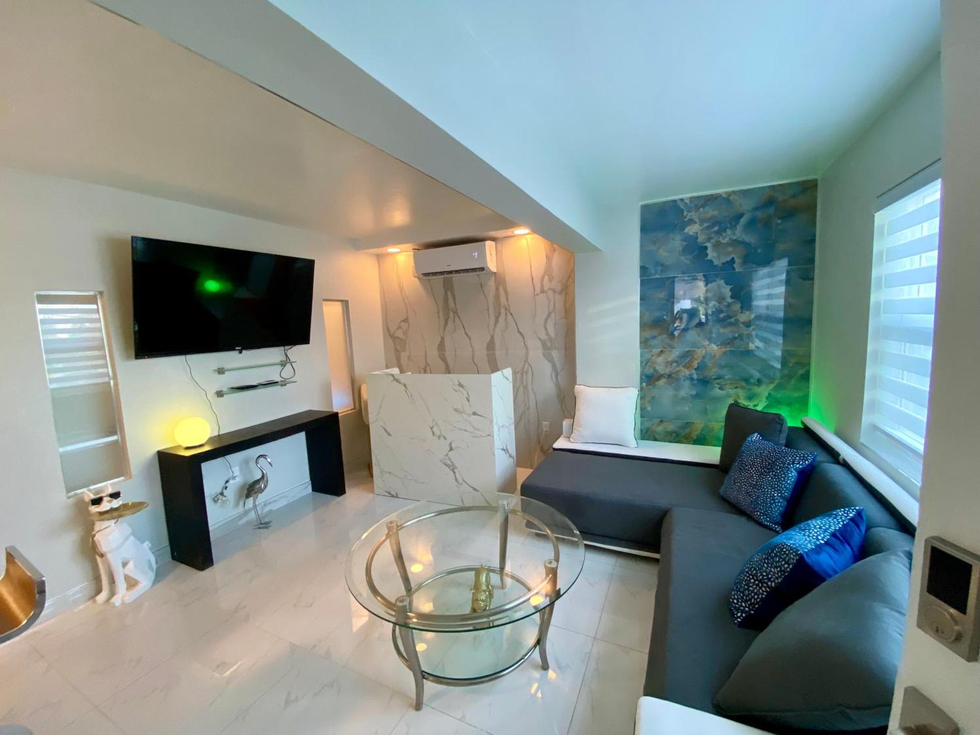Luxurious Remodeled Direct Waterfront Apartment With Miami Skyline View And Outdoor Terrace Free Parking 5Min Drive To Miami Beach Zewnętrze zdjęcie