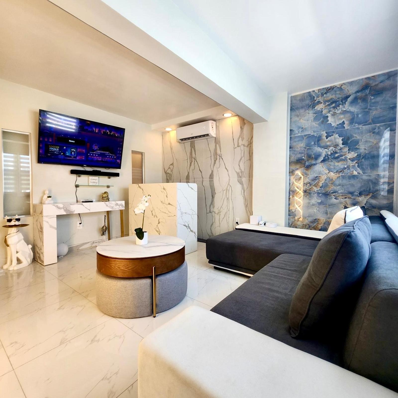 Luxurious Remodeled Direct Waterfront Apartment With Miami Skyline View And Outdoor Terrace Free Parking 5Min Drive To Miami Beach Zewnętrze zdjęcie
